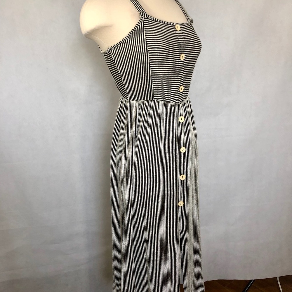 🆕SALE🎉Black & White striped maxi dress